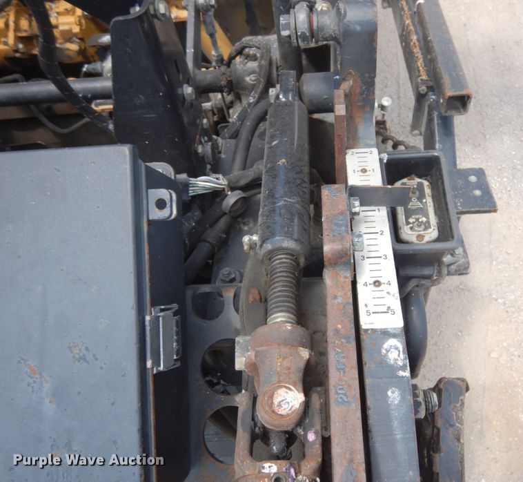 image for item II9514 2005 Caterpillar AP-655C  paver