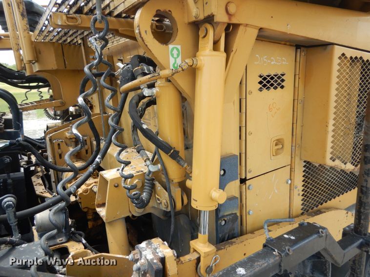 image for item II9514 2005 Caterpillar AP-655C  paver