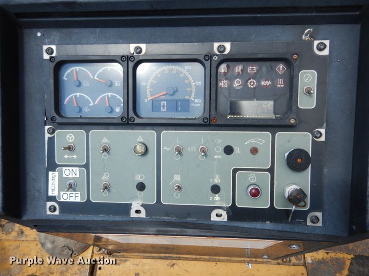 image for item II9514 2005 Caterpillar AP-655C  paver