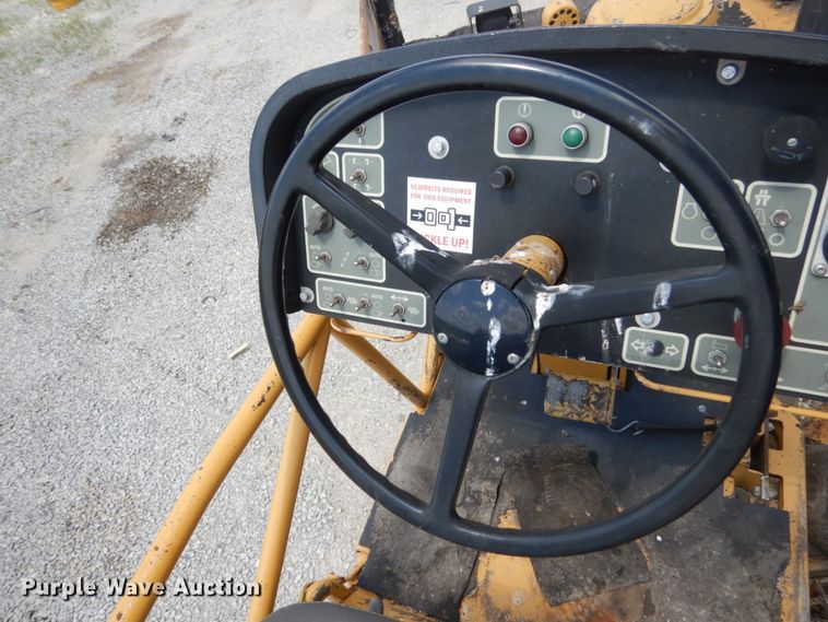 image for item II9514 2005 Caterpillar AP-655C  paver