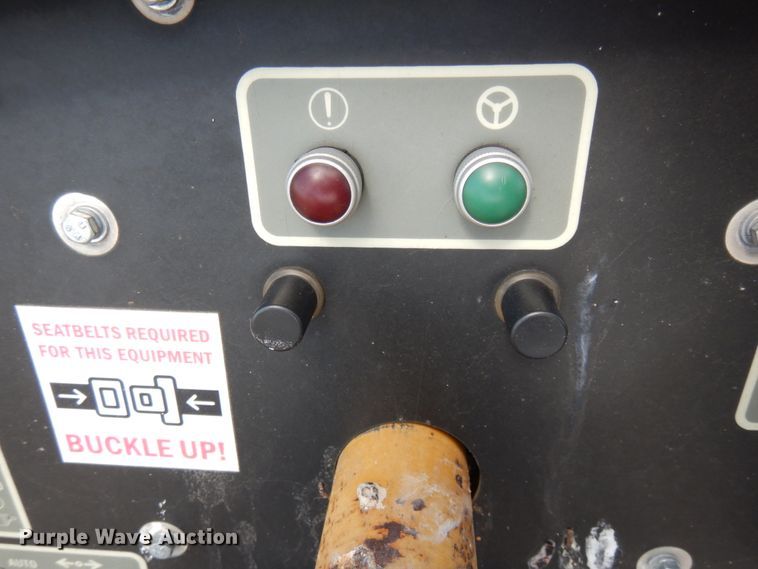 image for item II9514 2005 Caterpillar AP-655C  paver