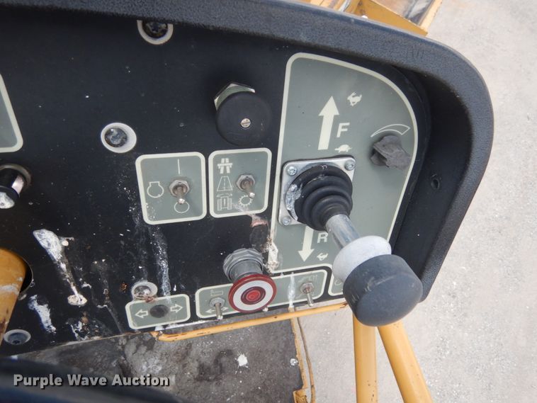 image for item II9514 2005 Caterpillar AP-655C  paver