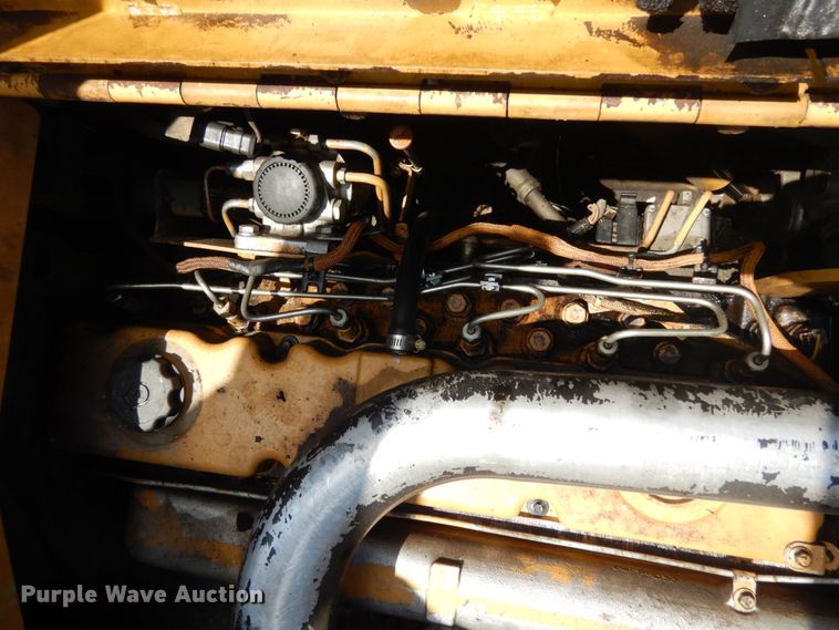 image for item II9514 2005 Caterpillar AP-655C  paver