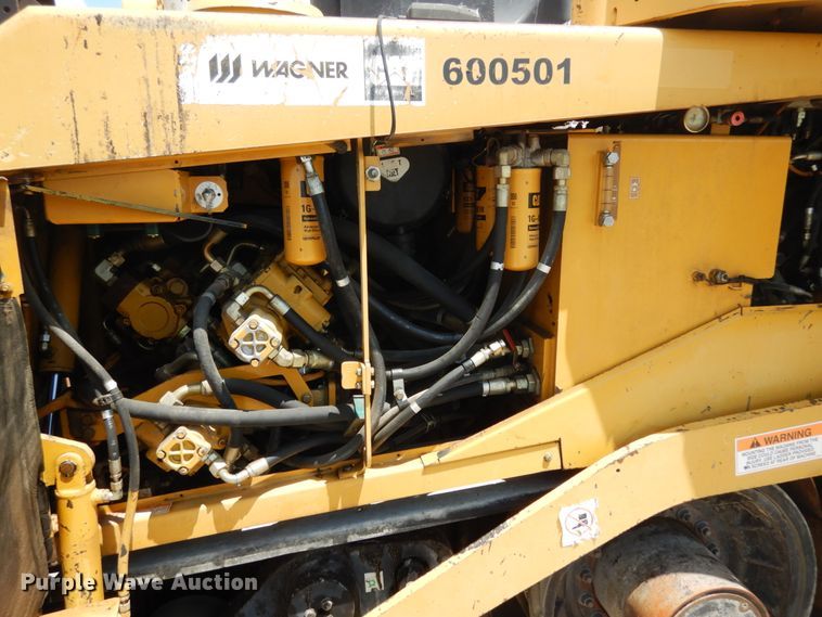 image for item II9514 2005 Caterpillar AP-655C  paver