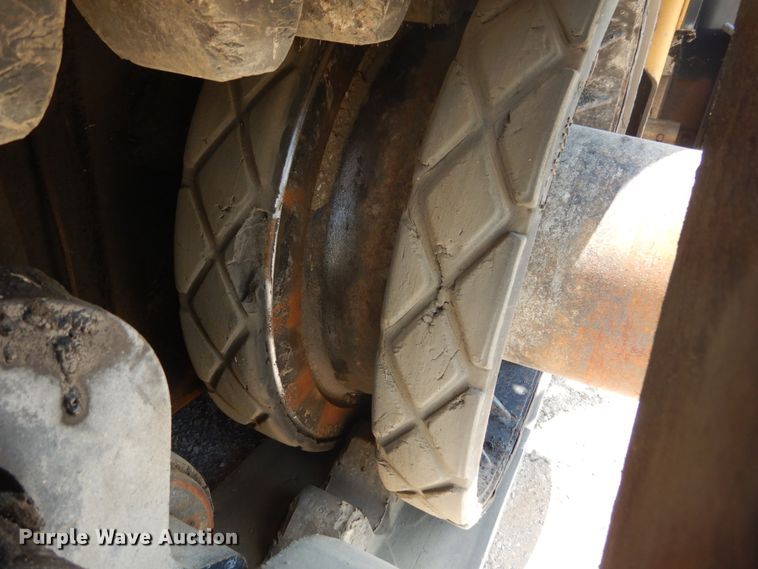 image for item II9514 2005 Caterpillar AP-655C  paver