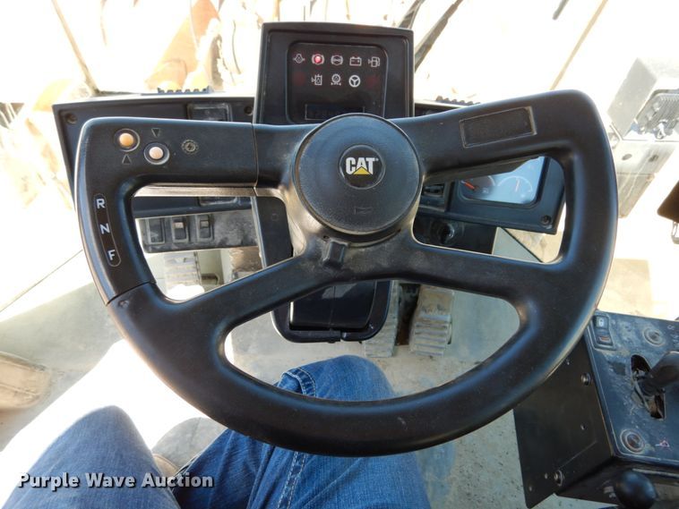 image for item II9520 1999 Caterpillar 980G  wheel loader