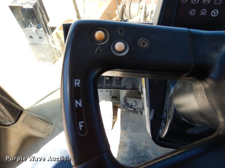 image for item II9520 1999 Caterpillar 980G  wheel loader