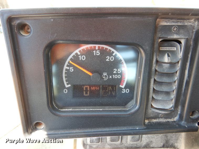 image for item II9520 1999 Caterpillar 980G  wheel loader