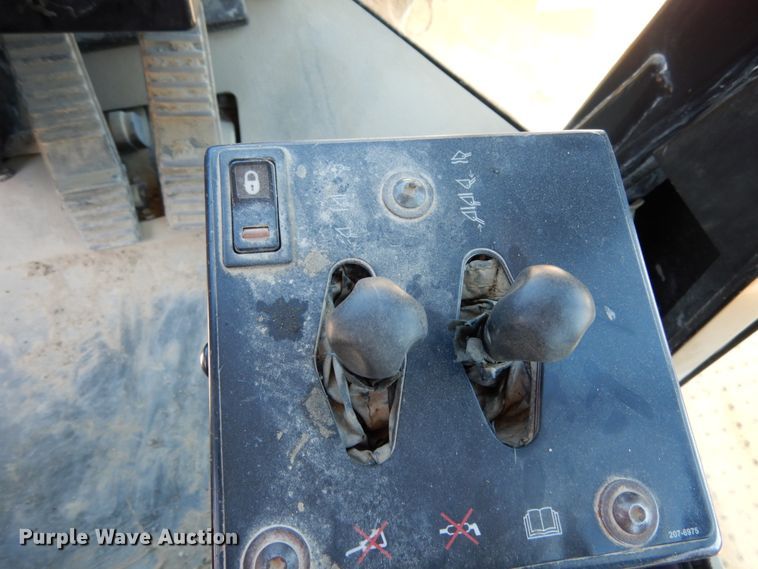 image for item II9520 1999 Caterpillar 980G  wheel loader