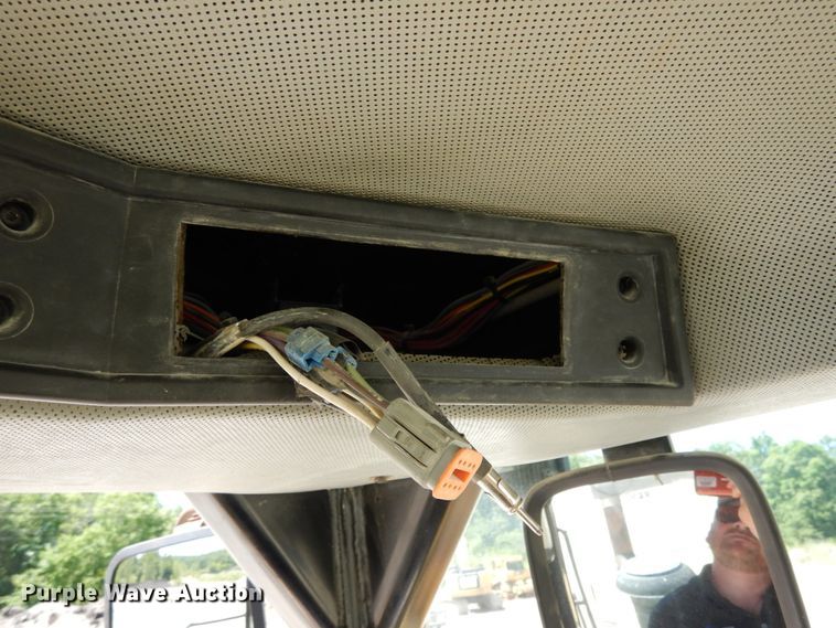 image for item II9520 1999 Caterpillar 980G  wheel loader