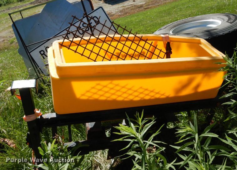 image for item II9522 Salt spreaders