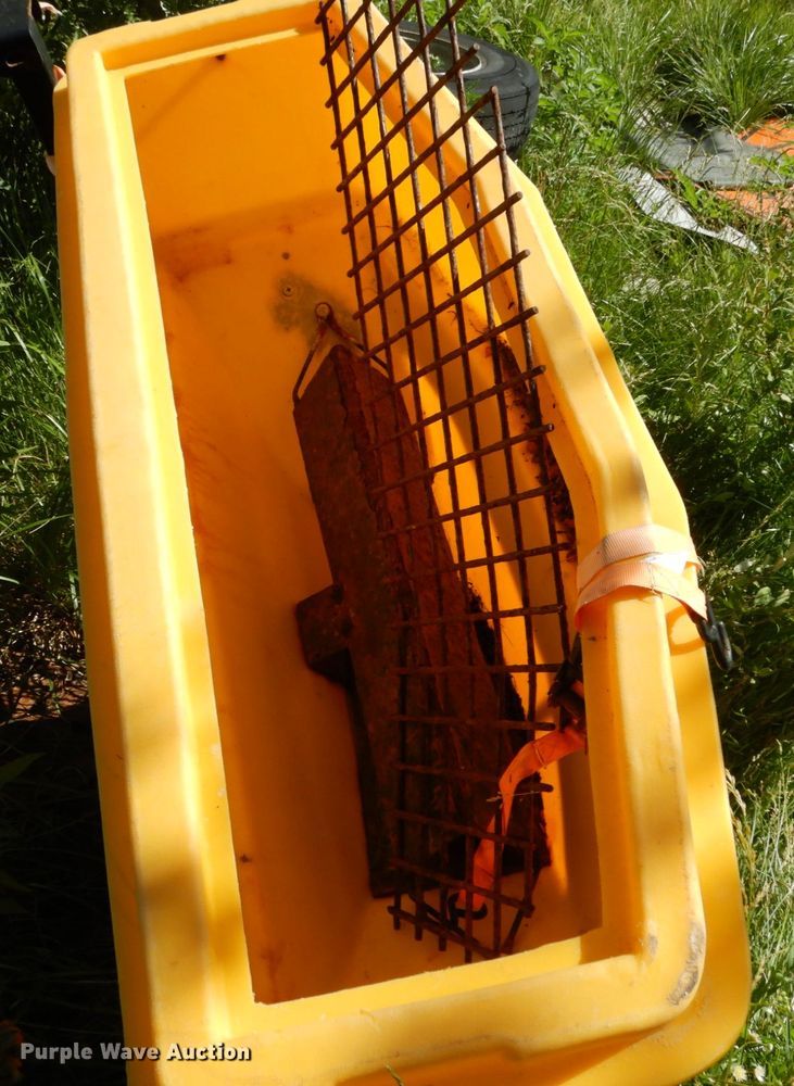 image for item II9522 Salt spreaders