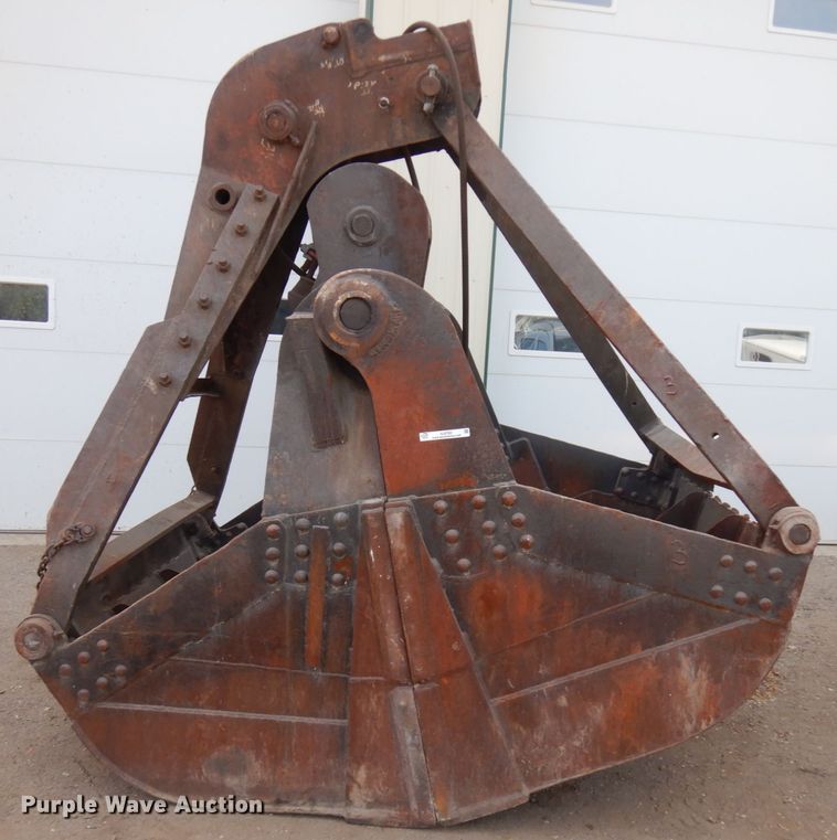 image for item IL9792 Clamshell bucket