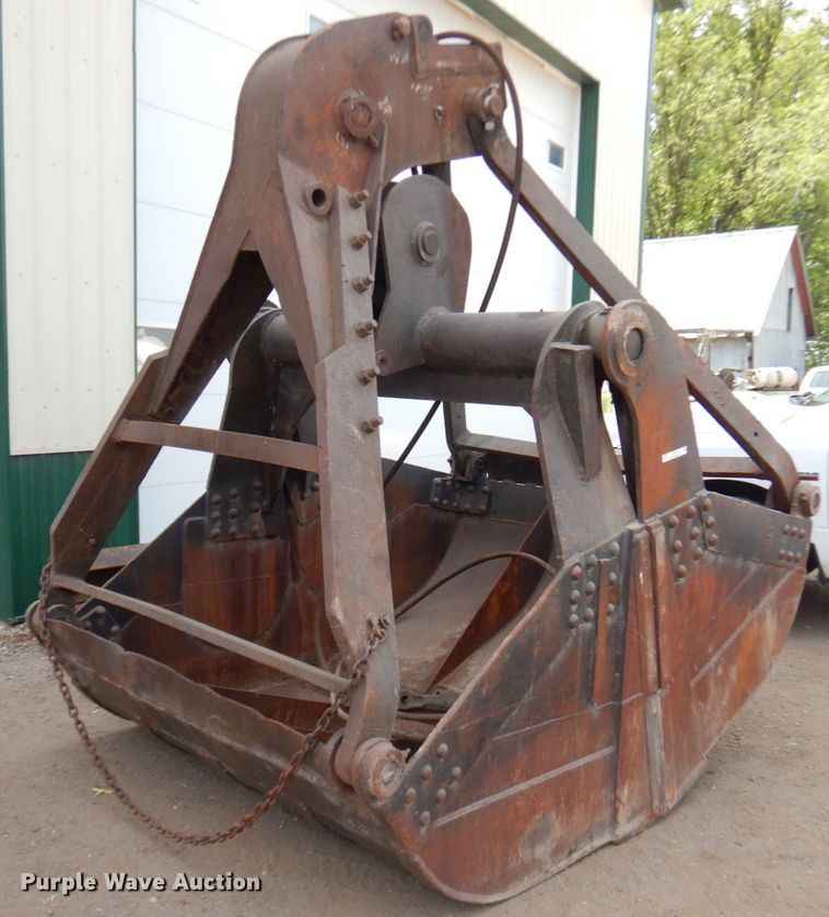 image for item IL9792 Clamshell bucket