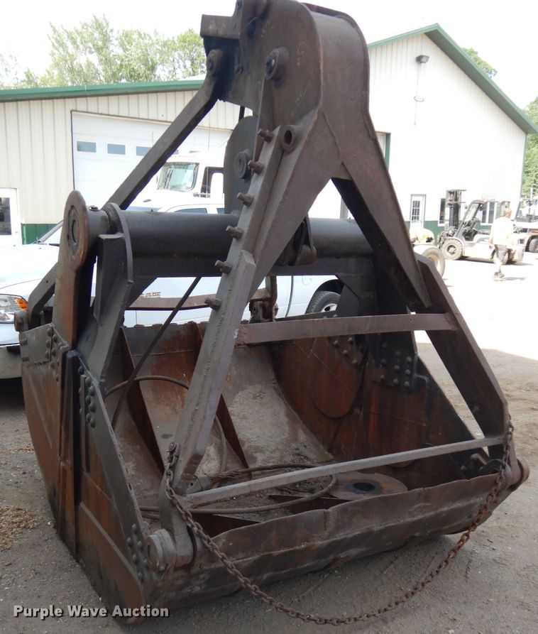 image for item IL9792 Clamshell bucket