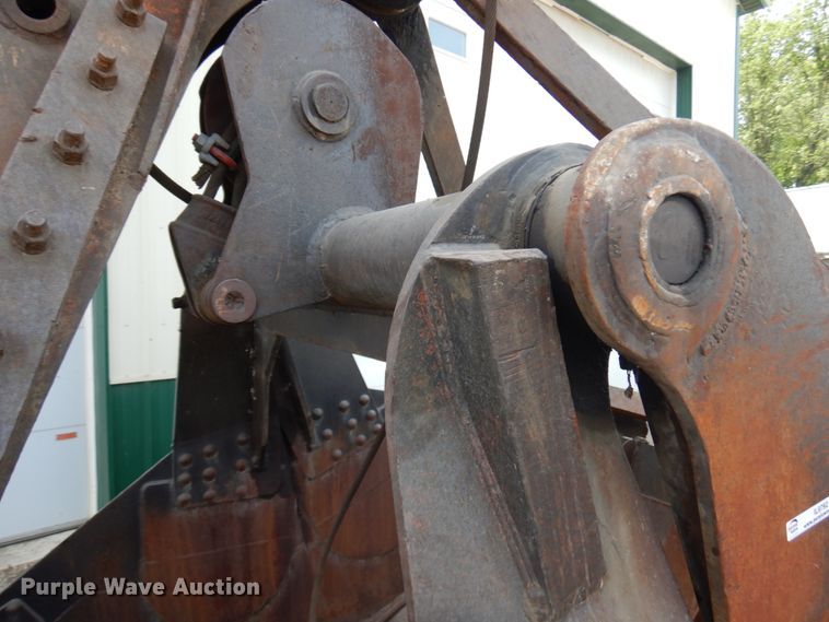 image for item IL9792 Clamshell bucket