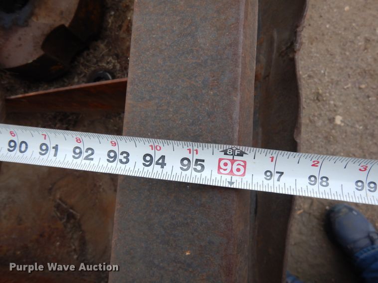 image for item IL9792 Clamshell bucket