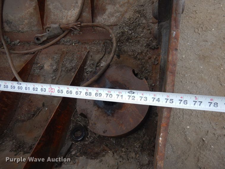 image for item IL9792 Clamshell bucket