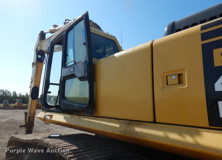 image for item IL9795 2003 Komatsu PC400LC-6  excavator