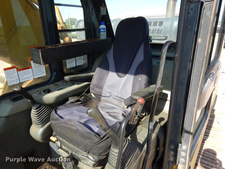 image for item IL9795 2003 Komatsu PC400LC-6  excavator