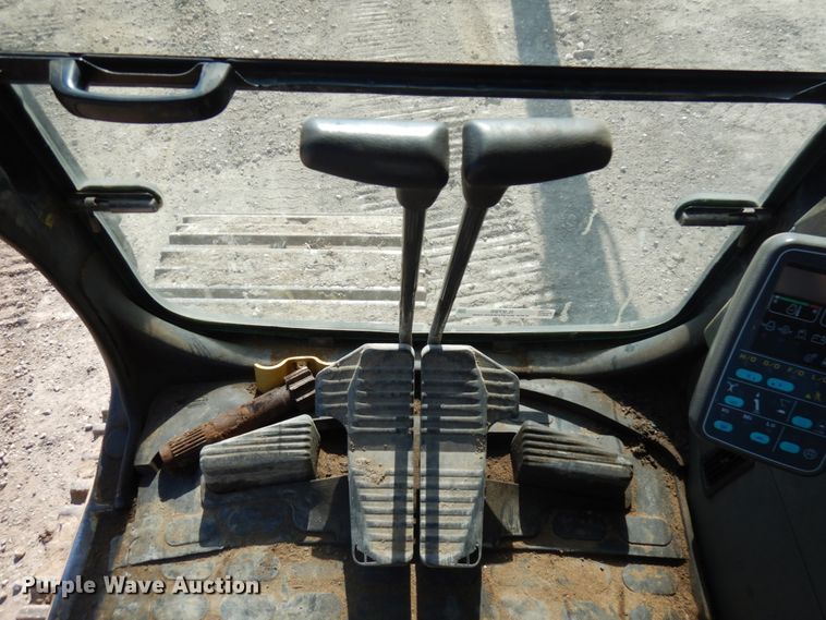 image for item IL9795 2003 Komatsu PC400LC-6  excavator