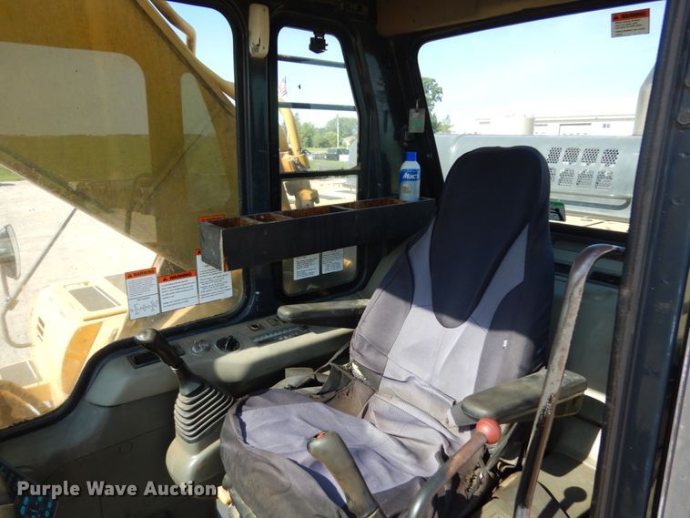 image for item IL9795 2003 Komatsu PC400LC-6  excavator