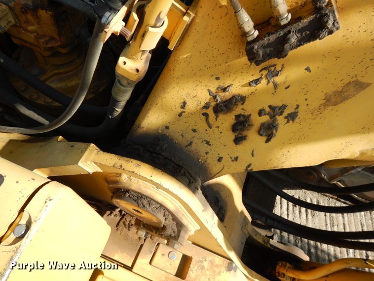 image for item IL9795 2003 Komatsu PC400LC-6  excavator