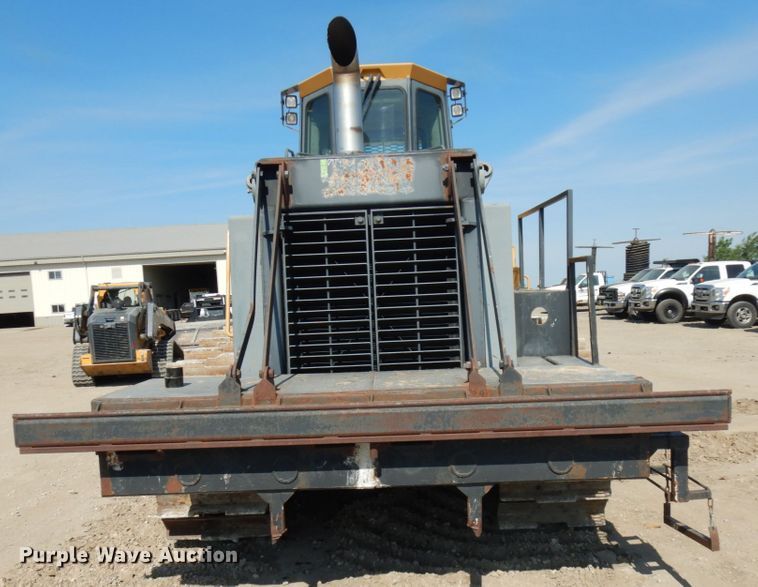 image for item IL9796 2004 John Deere 1050C  crawler tractor