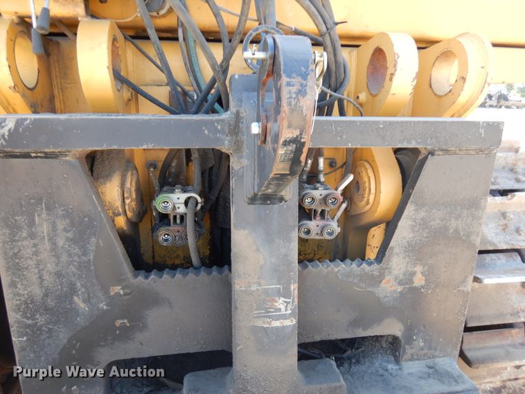 image for item IL9796 2004 John Deere 1050C  crawler tractor