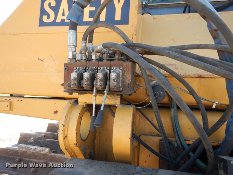 image for item IL9796 2004 John Deere 1050C  crawler tractor