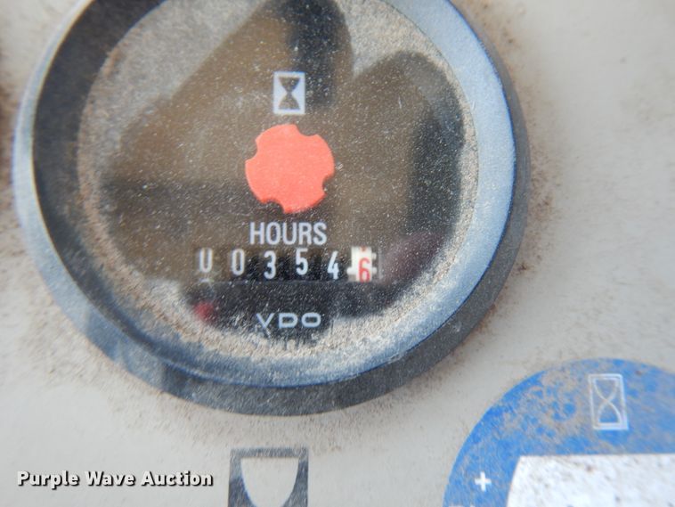 image for item IL9796 2004 John Deere 1050C  crawler tractor