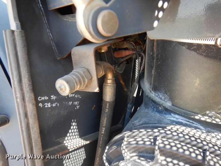 image for item IL9796 2004 John Deere 1050C  crawler tractor