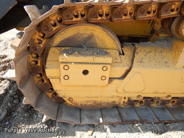 image for item IL9796 2004 John Deere 1050C  crawler tractor