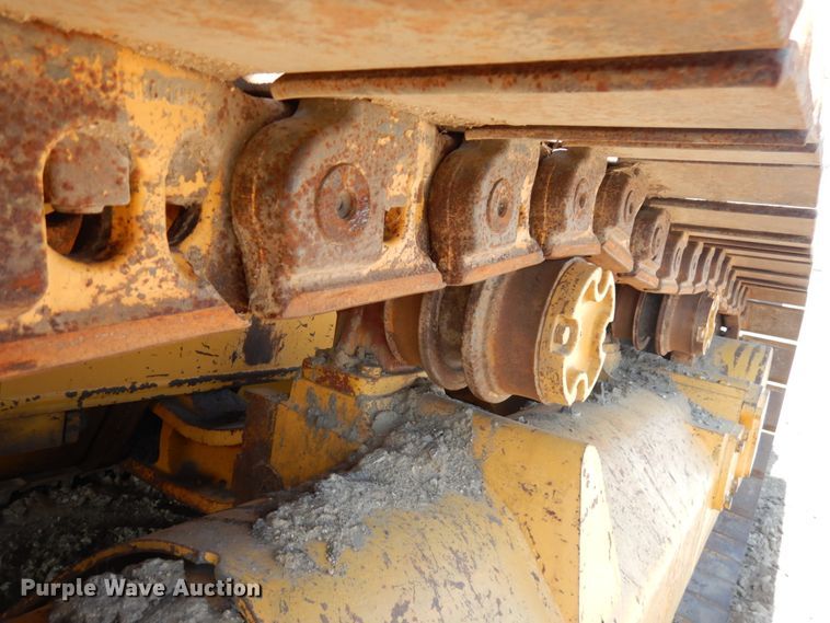 image for item IL9796 2004 John Deere 1050C  crawler tractor