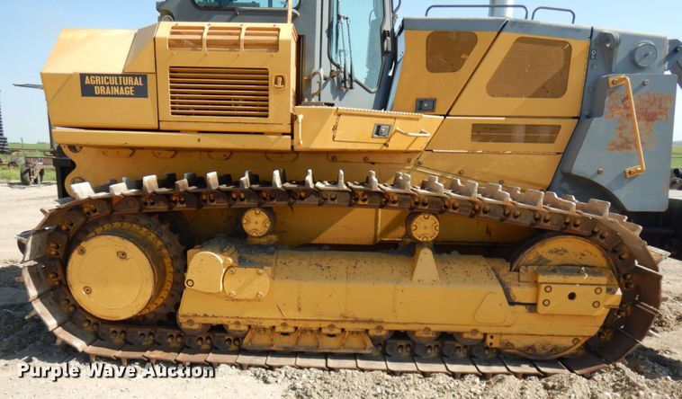 image for item IL9796 2004 John Deere 1050C  crawler tractor