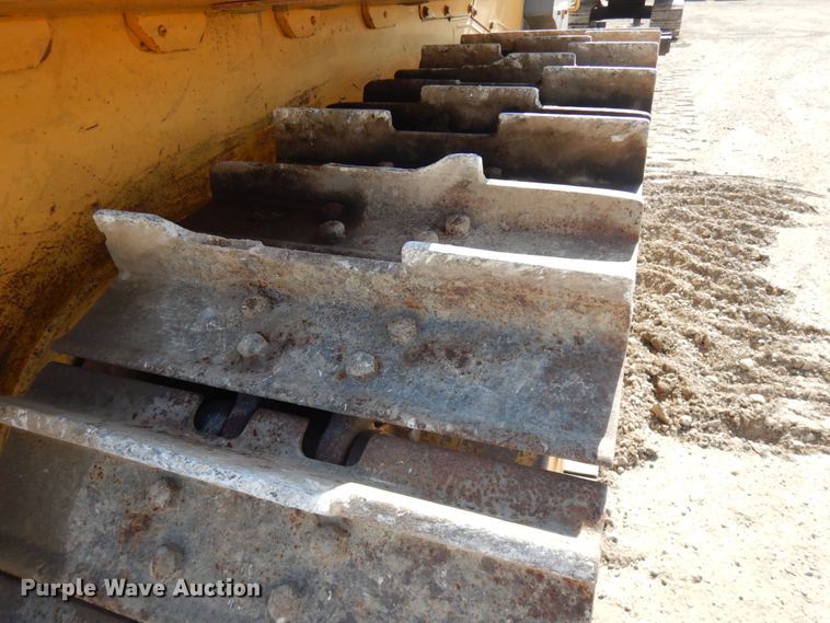 image for item IL9796 2004 John Deere 1050C  crawler tractor