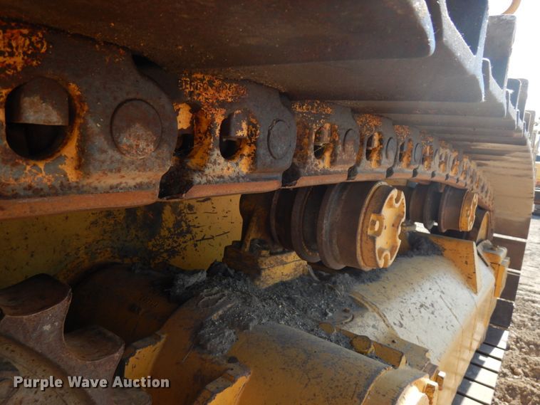 image for item IL9796 2004 John Deere 1050C  crawler tractor