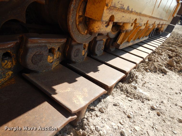 image for item IL9796 2004 John Deere 1050C  crawler tractor