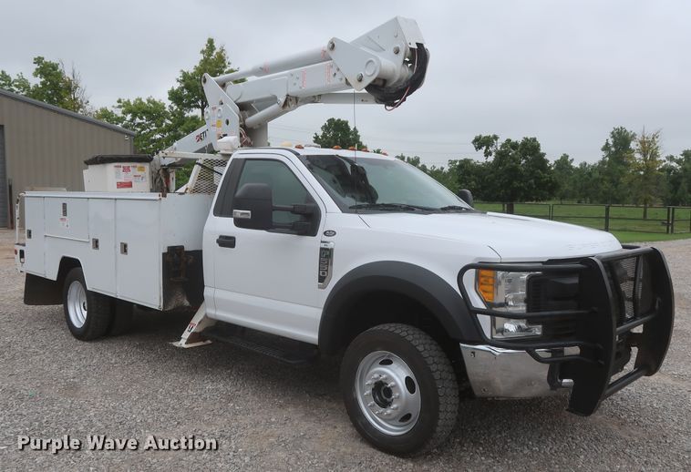 image for item IO9163 2017 Ford F550  bucket truck
