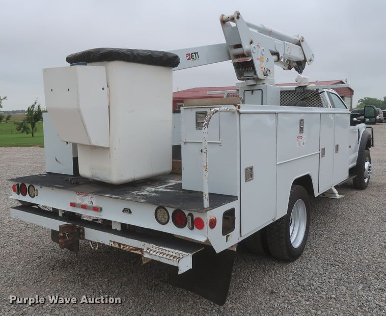 image for item IO9163 2017 Ford F550  bucket truck