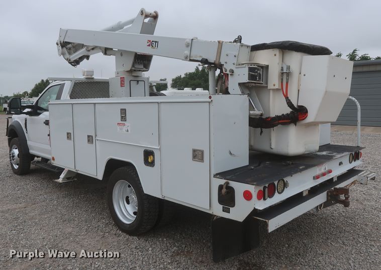 image for item IO9163 2017 Ford F550  bucket truck