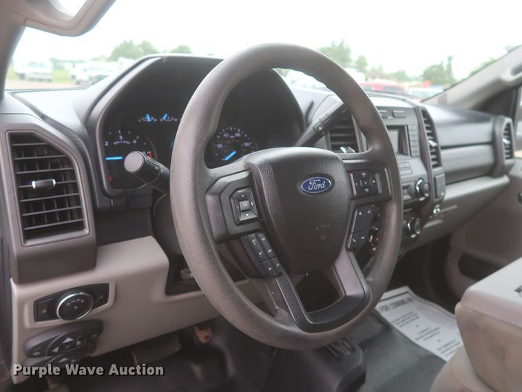 image for item IO9163 2017 Ford F550  bucket truck