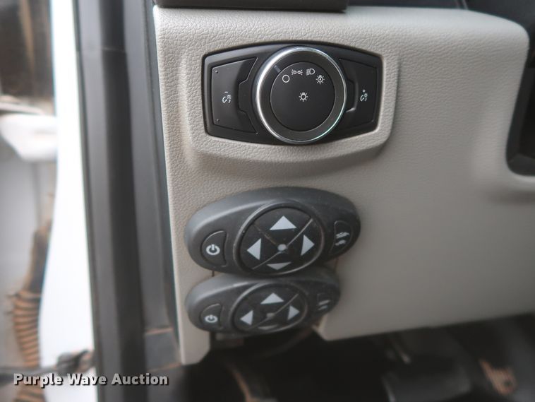 image for item IO9163 2017 Ford F550  bucket truck