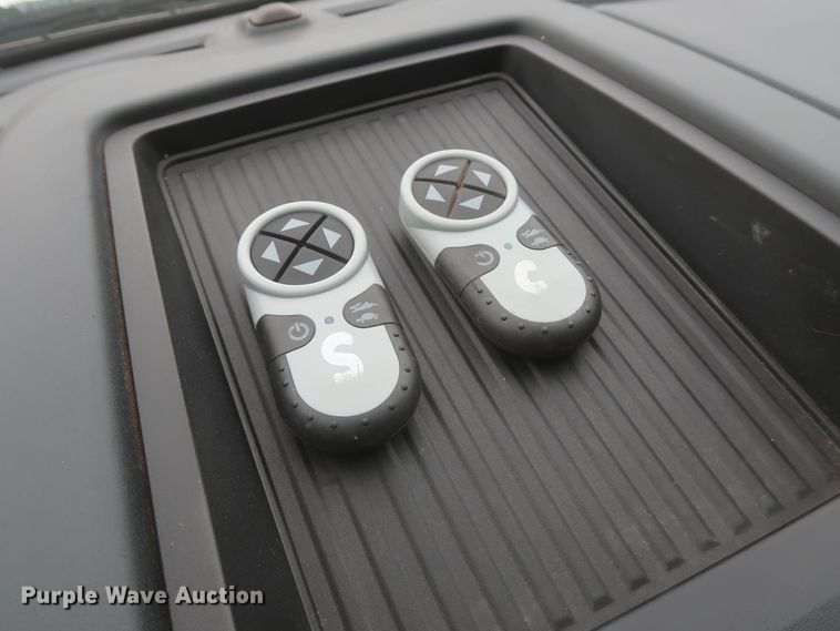 image for item IO9163 2017 Ford F550  bucket truck