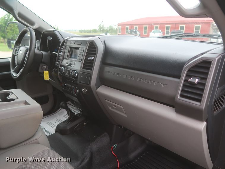 image for item IO9163 2017 Ford F550  bucket truck