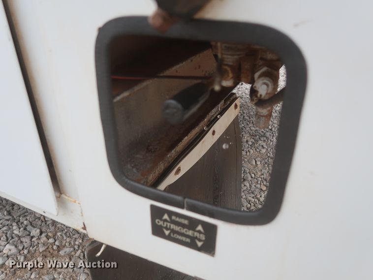 image for item IO9163 2017 Ford F550  bucket truck