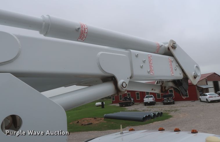 image for item IO9163 2017 Ford F550  bucket truck