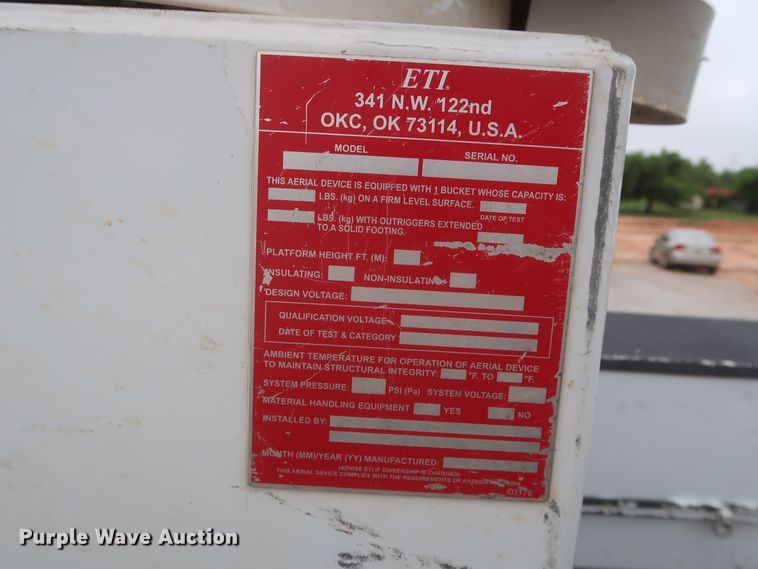 image for item IO9163 2017 Ford F550  bucket truck