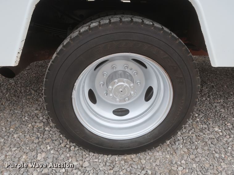 image for item IO9163 2017 Ford F550  bucket truck