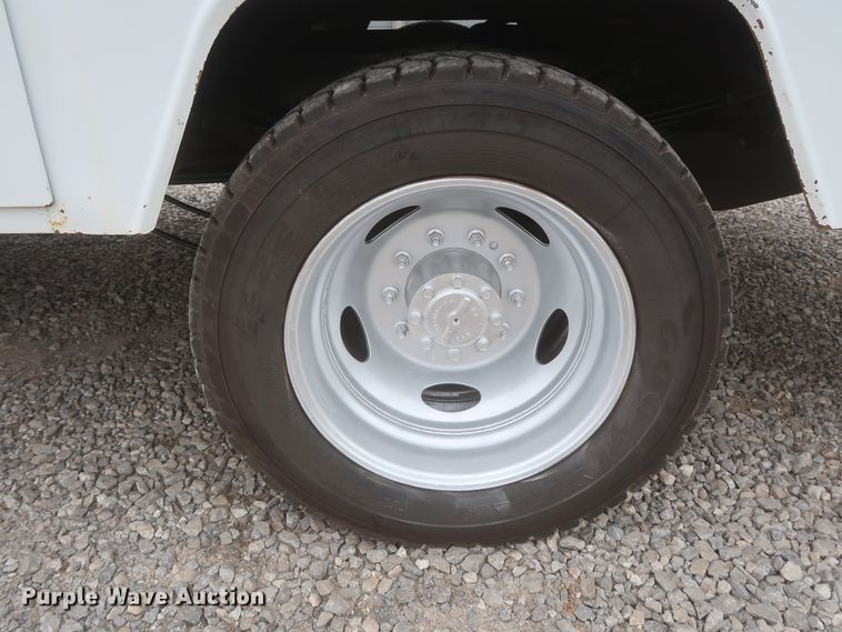 image for item IO9163 2017 Ford F550  bucket truck